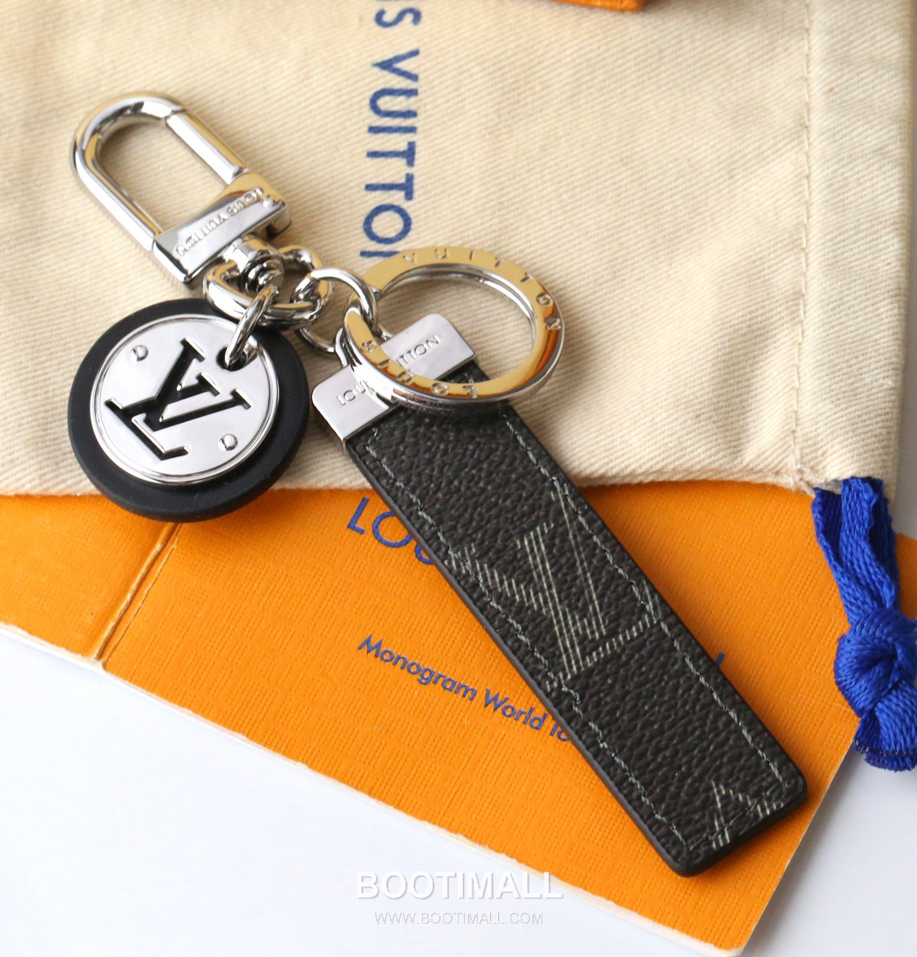 Louis Vuitton Rectangular Tag Logo Cutout Leather White Keyring 루이비통 직사각 태그 로고 컷아웃 가죽 화이트 키링 3