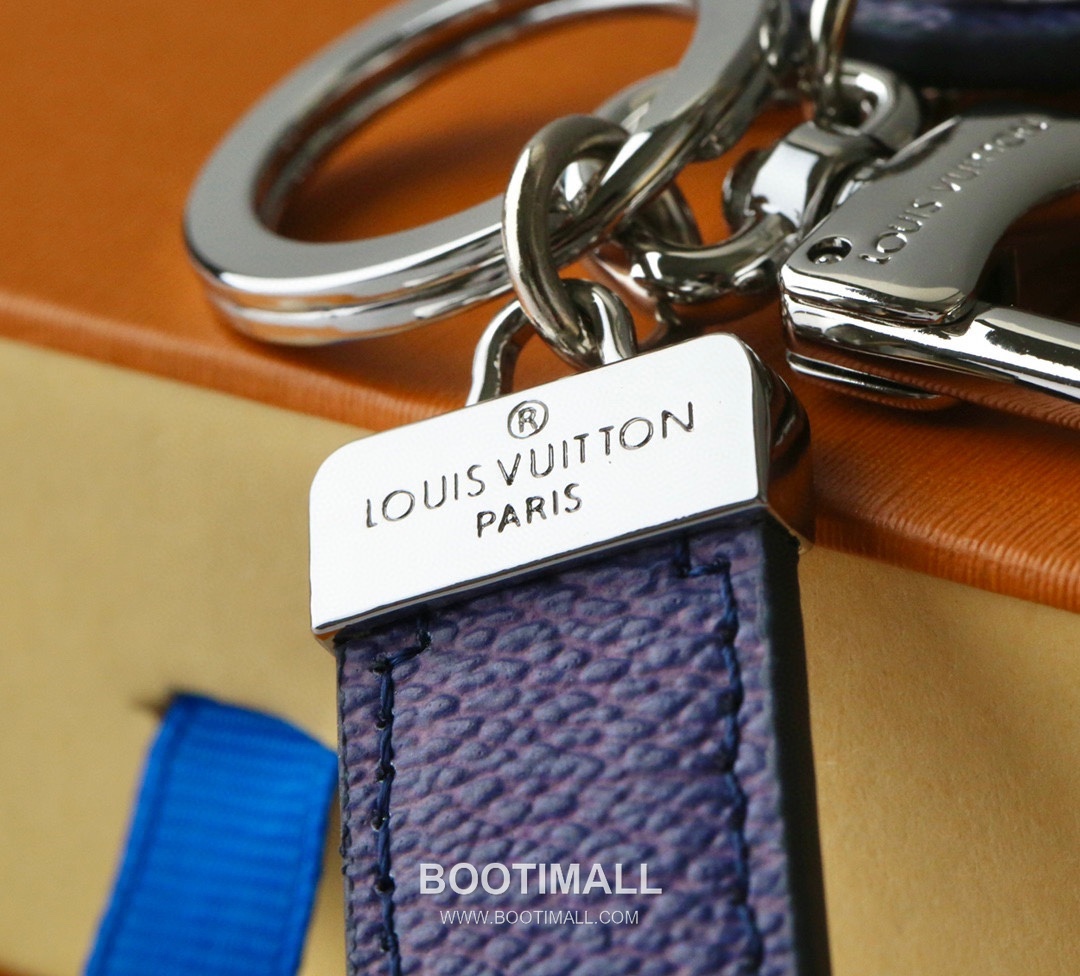 Louis Vuitton Rectangular Tag Logo Cutout Leather White Keyring 루이비통 직사각 태그 로고 컷아웃 가죽 화이트 키링 9