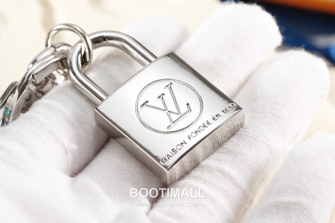 Louis Vuitton Padlock Charm Metal Gold Keyring 루이비통 패드락 참 메탈 골드 키링 6
