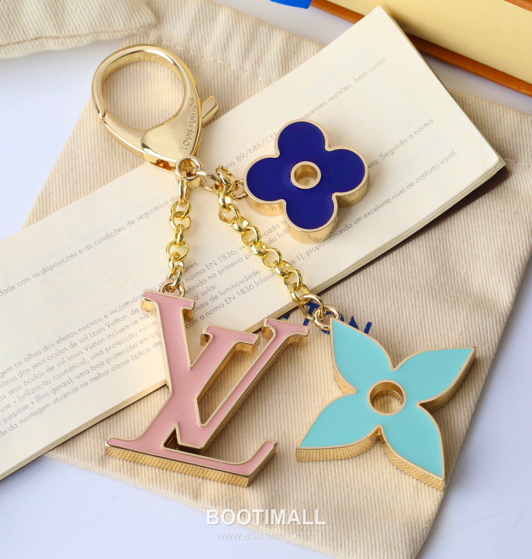 Louis Vuitton Logo Flower Enamel Charm Metal Gold Keychain 루이비통 로고 플라워 에나멜 참 메탈 골드 키링 3