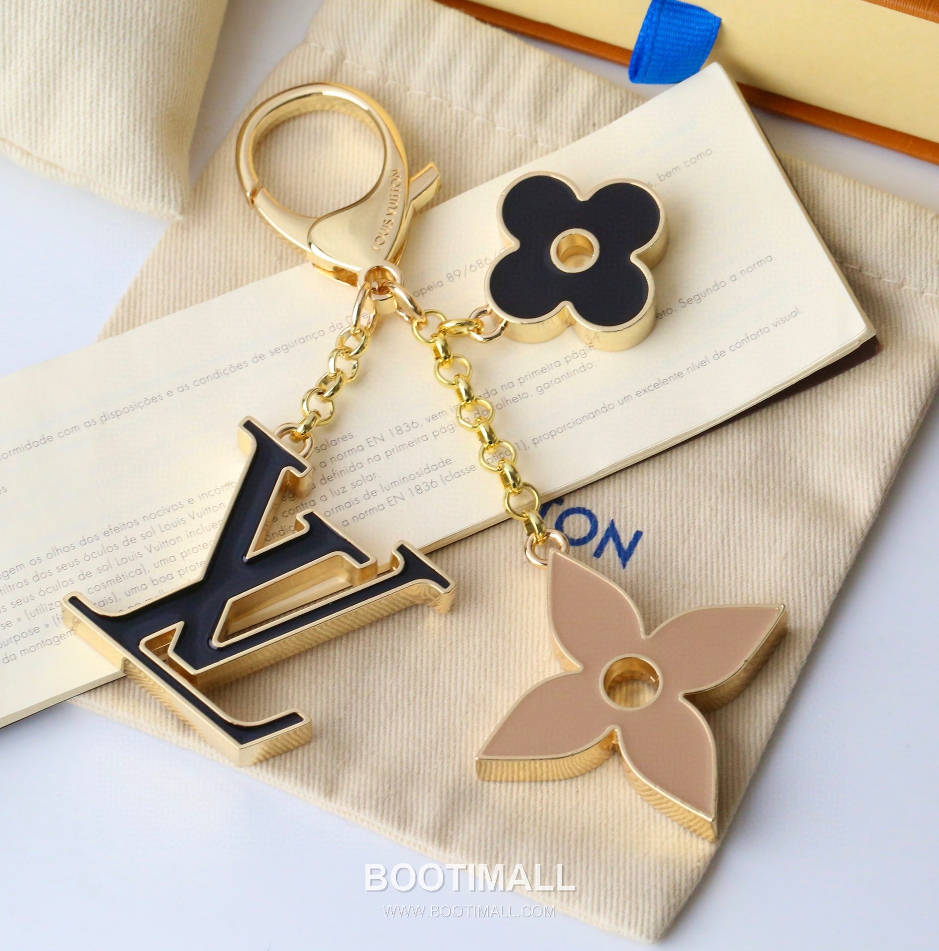 Louis Vuitton Logo Flower Enamel Charm Metal Gold Keychain 루이비통 로고 플라워 에나멜 참 메탈 골드 키링 5