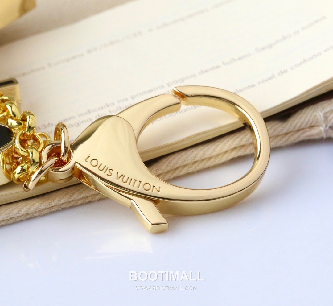 Louis Vuitton Logo Flower Enamel Charm Metal Gold Keychain 루이비통 로고 플라워 에나멜 참 메탈 골드 키링 6