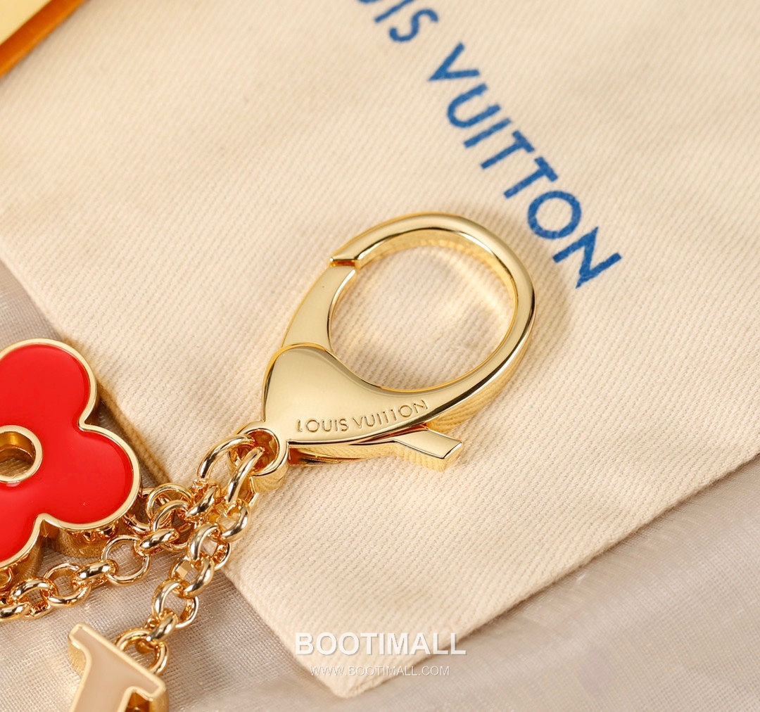 Louis Vuitton Logo Flower Enamel Charm Metal Gold Keychain 루이비통 로고 플라워 에나멜 참 메탈 골드 키링 8