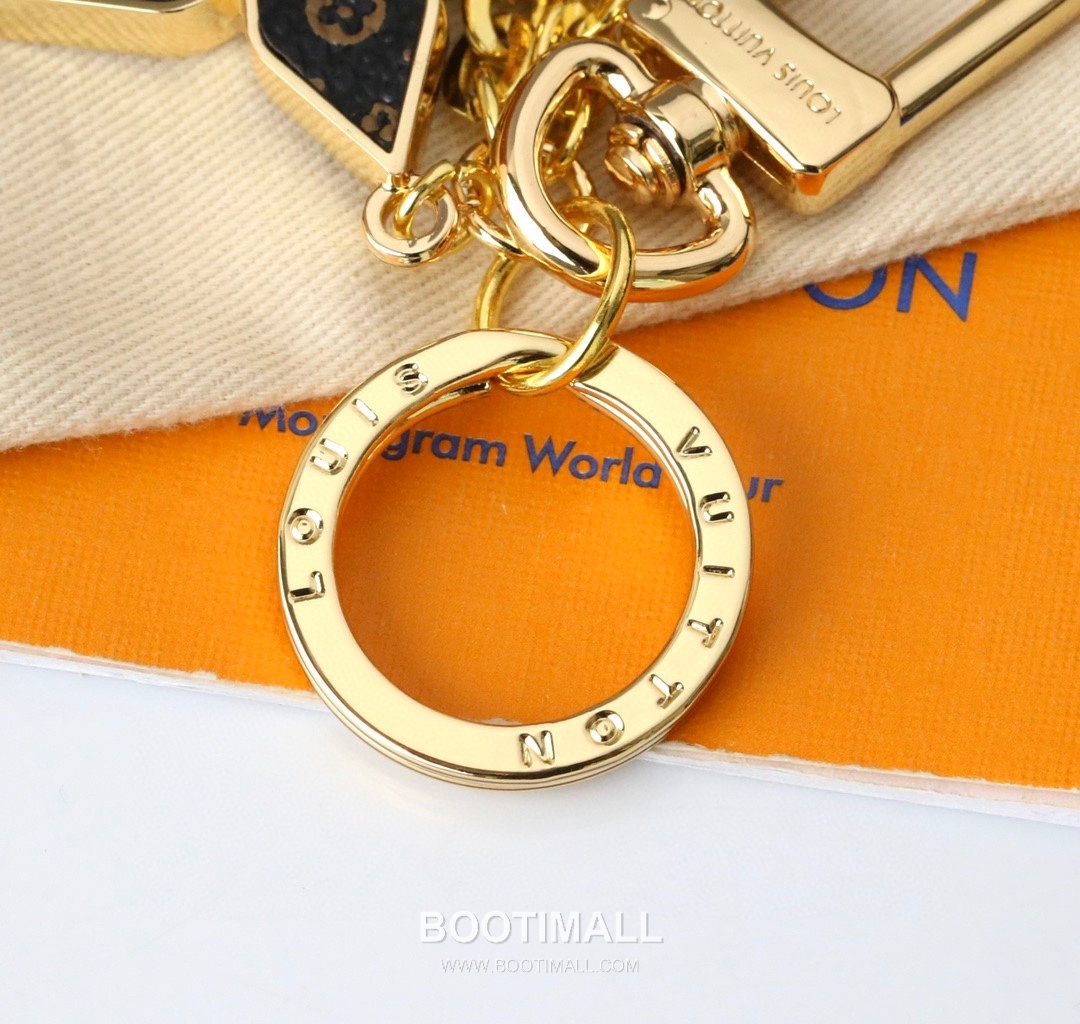 Louis Vuitton Logo Letter Floral Charm Metal Gold Keyring 루이비통 로고 레터 플로럴 참 메탈 골드 키링 7