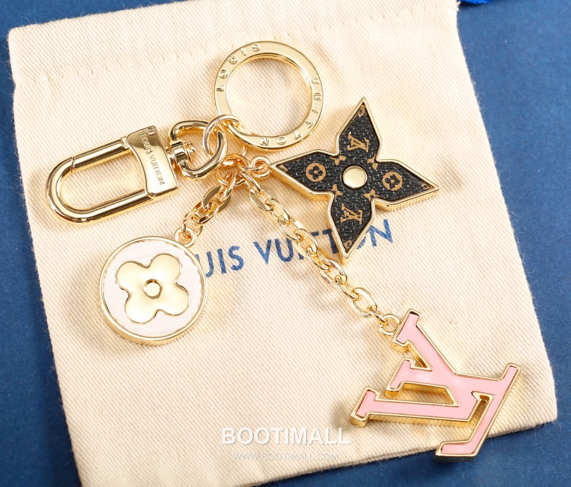 Louis Vuitton Logo Letter Floral Charm Metal Gold Keyring 루이비통 로고 레터 플로럴 참 메탈 골드 키링 8