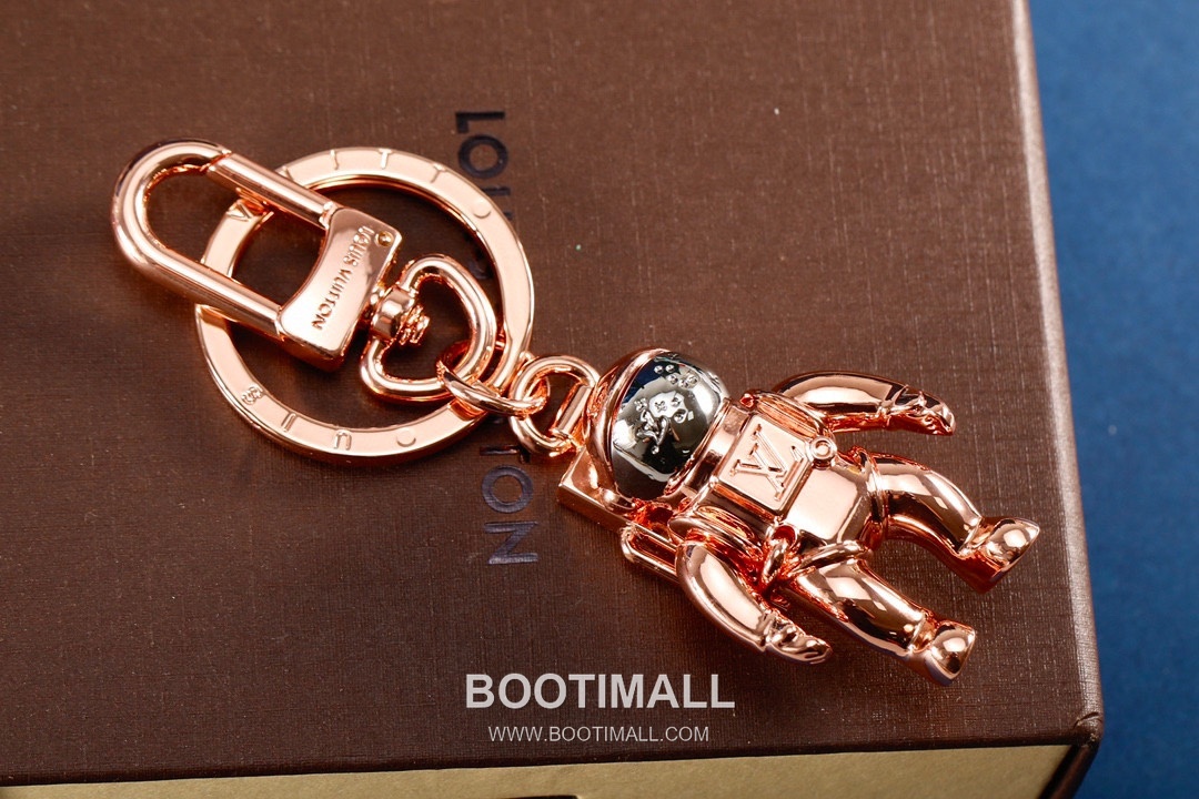 Louis Vuitton Astronaut Charm Metal Silver Keyring 루이비통 우주비행사 참 메탈 실버 키링 3
