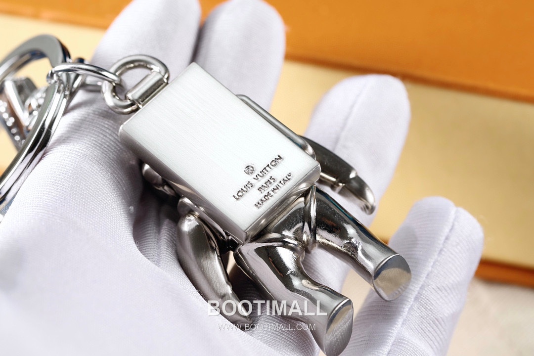 Louis Vuitton Astronaut Charm Metal Silver Keyring 루이비통 우주비행사 참 메탈 실버 키링 7