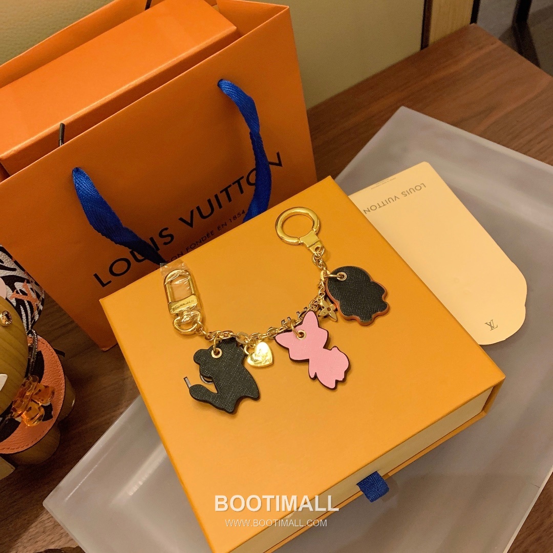 Louis Vuitton Animal Family Charm Leather Keyring 루이비통 애니멀 패밀리 참 가죽 키링 3