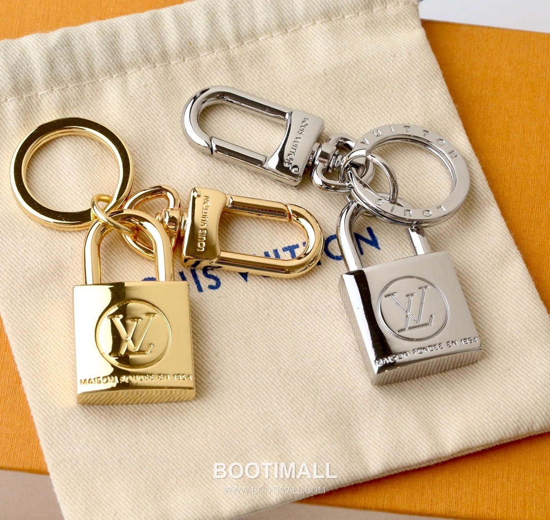 Louis Vuitton Lockhead Padlock Metal Gold Keyring 루이비통 락헤드 패드락 메탈 골드 키링 1