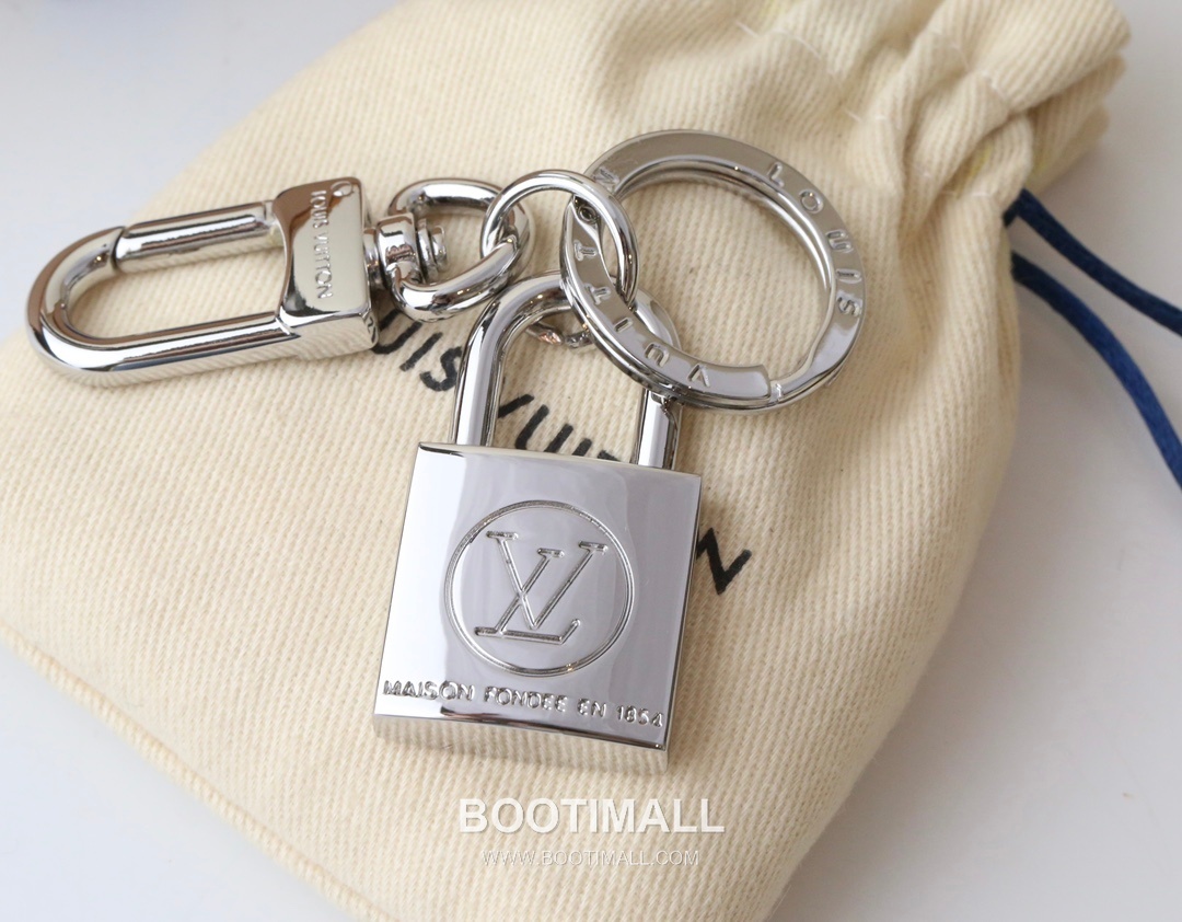 Louis Vuitton Lockhead Padlock Metal Gold Keyring 루이비통 락헤드 패드락 메탈 골드 키링 3