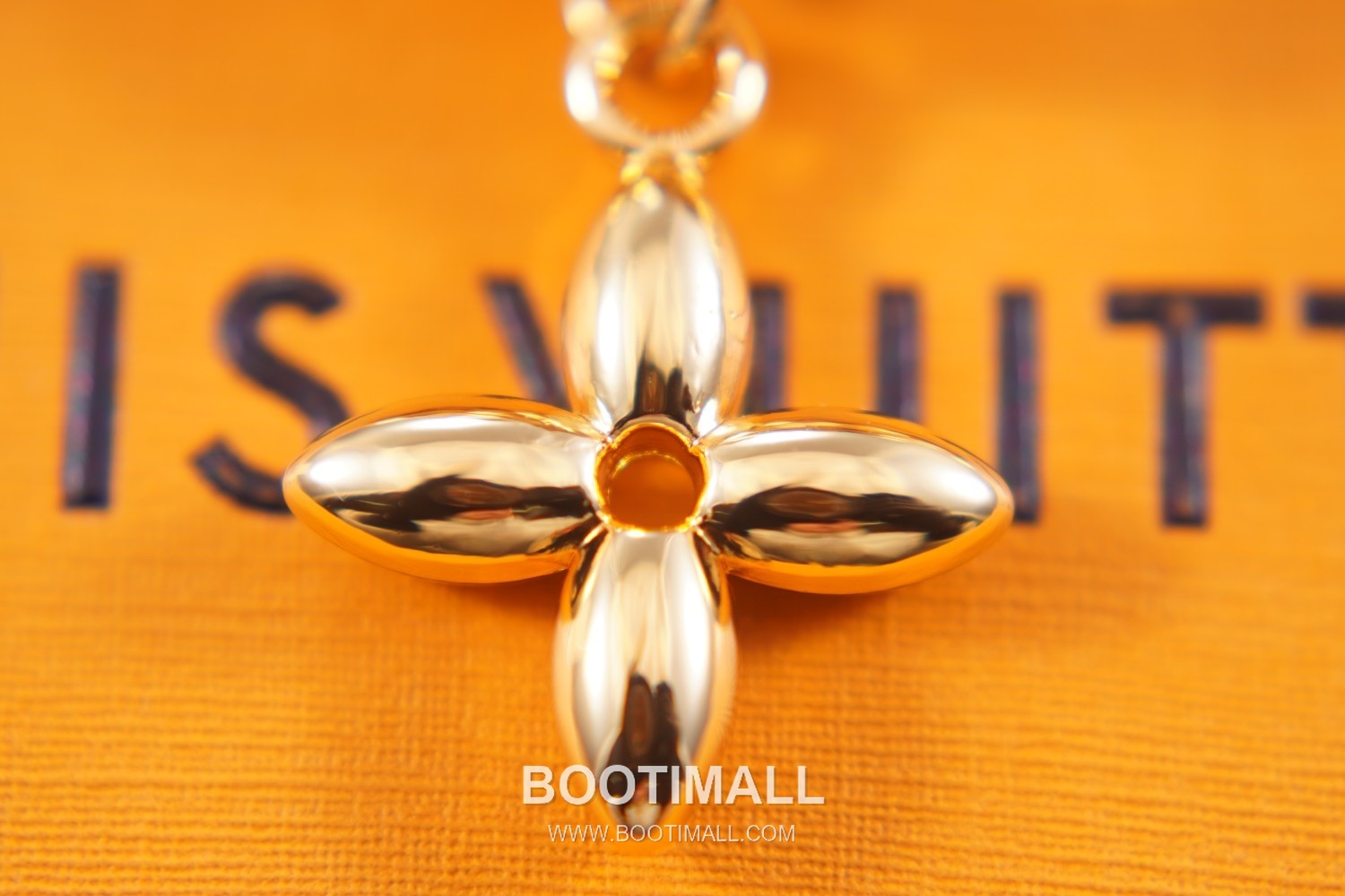 Louis Vuitton Circle Twinkling Monogram Flower Metal Gold Bag Charm Key Holder 루이비통 서클 트윙클링 모노그램 플라워 메탈 골드 백참 키홀더 6