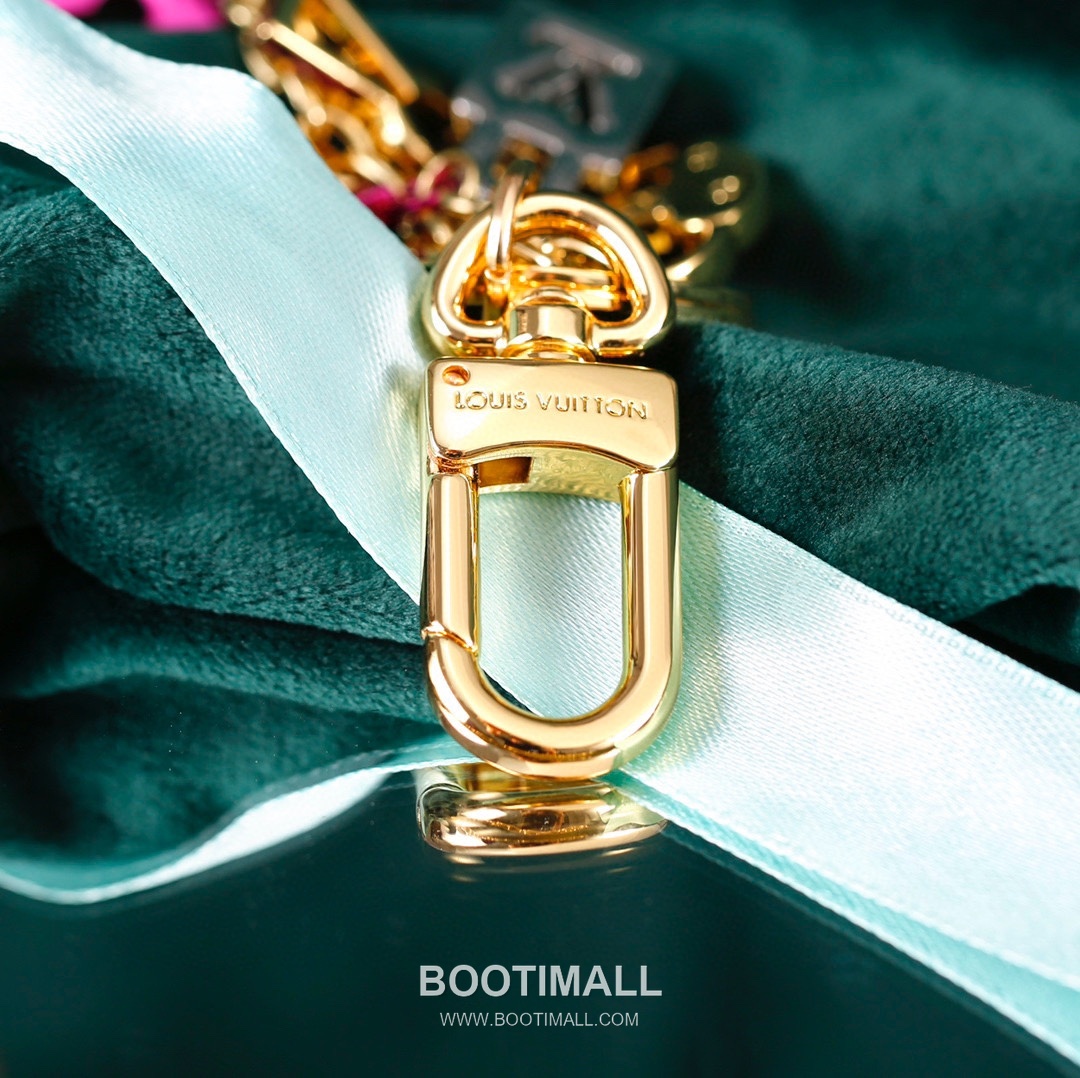 Louis Vuitton Chain Charm Padlock Heart Metal Gold Keyring 루이비통 체인 참 패드락 하트 메탈 골드 키링 8