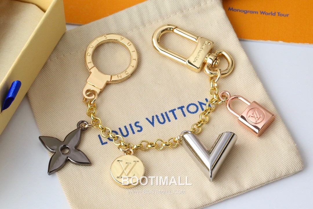 Louis Vuitton Chain Charm Series Metal Gold Keyring 루이비통 체인 참 시리즈 메탈 골드 키링 1