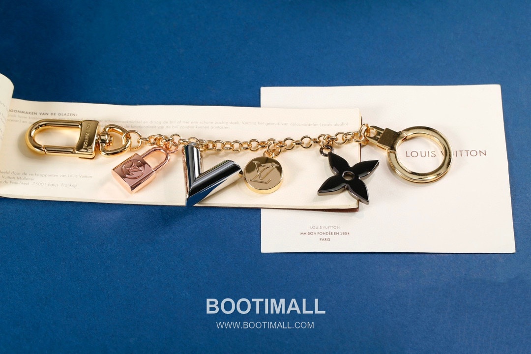 Louis Vuitton Chain Charm Series Metal Gold Keyring 루이비통 체인 참 시리즈 메탈 골드 키링 2