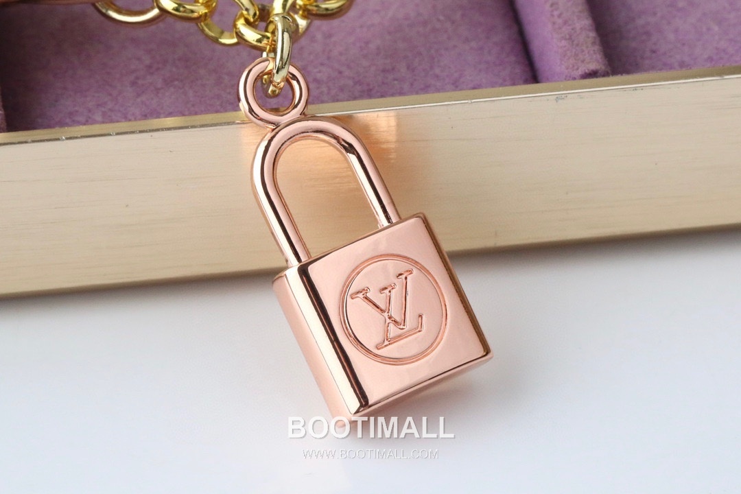 Louis Vuitton Chain Charm Series Metal Gold Keyring 루이비통 체인 참 시리즈 메탈 골드 키링 5