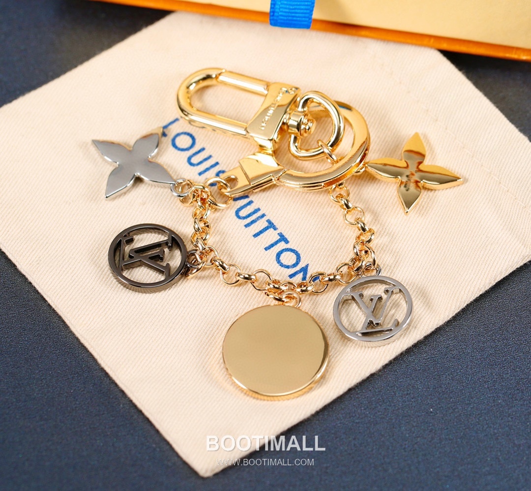 Louis Vuitton Monogram Flower Cutout Metal Black Keyring 루이비통 모노그램 플라워 컷아웃 메탈 블랙 키링 8