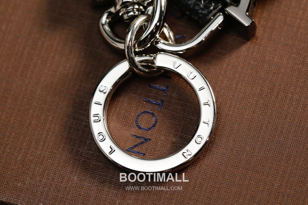 Louis Vuitton Leather Carabiner Silver Keyring 루이비통 레더 카라비너 가죽 실버 키링 7