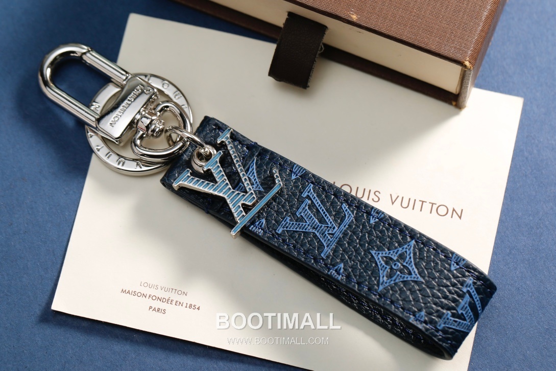 Louis Vuitton Carabiner Charm Metal Silver Keyring 루이비통 카라비너 참 메탈 실버 키링 1