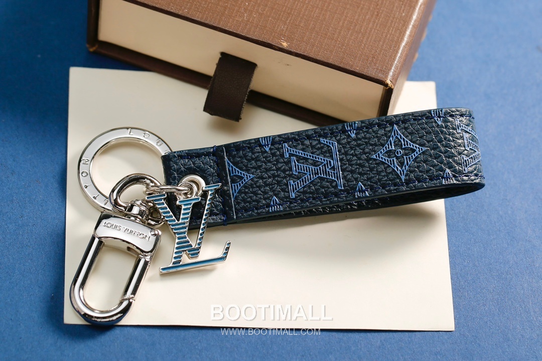 Louis Vuitton Carabiner Charm Metal Silver Keyring 루이비통 카라비너 참 메탈 실버 키링 3