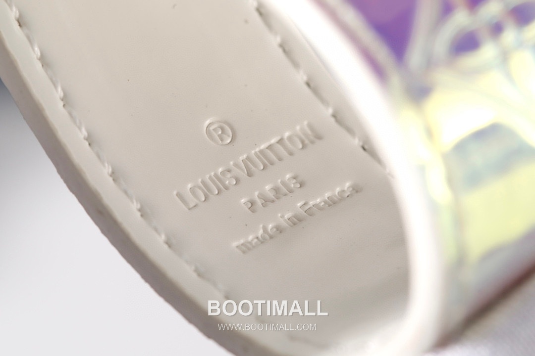 Louis Vuitton Monogram Gradient Logo Leather Silver Keychain 루이비통 모노그램 그라데이션 로고 가죽 실버 키링 9