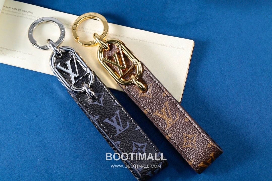 Louis Vuitton Circle Logo Monogram Leather Charm Canvas White Keyring 루이비통 서클 로고 모노그램 레더 참 캔버스 화이트 키링 3