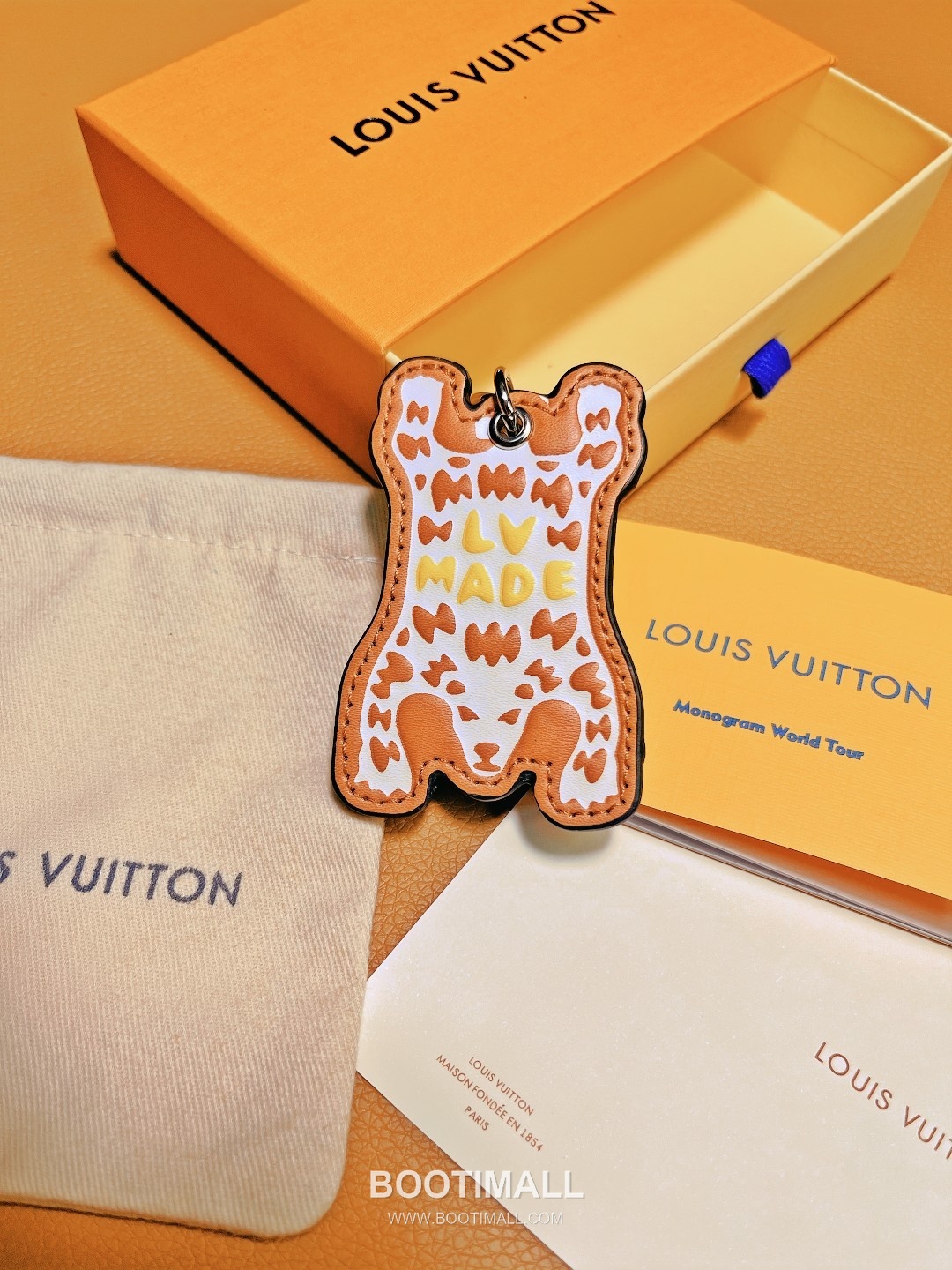 Louis Vuitton Mountain Bear Damier Smooth Calfskin Brown Bag Charm Key Holder 루이비통 마운틴 베어 다미에 스무스 카프스킨 브라운 백참 키홀더 1
