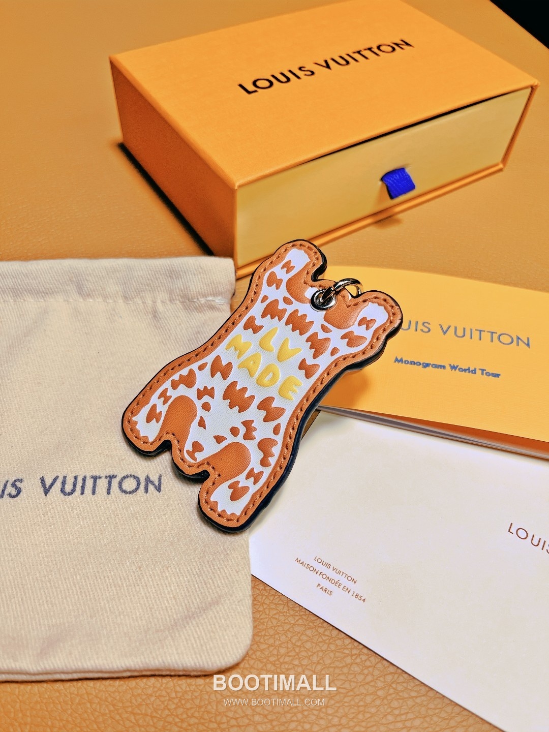 Louis Vuitton Mountain Bear Damier Smooth Calfskin Brown Bag Charm Key Holder 루이비통 마운틴 베어 다미에 스무스 카프스킨 브라운 백참 키홀더 2