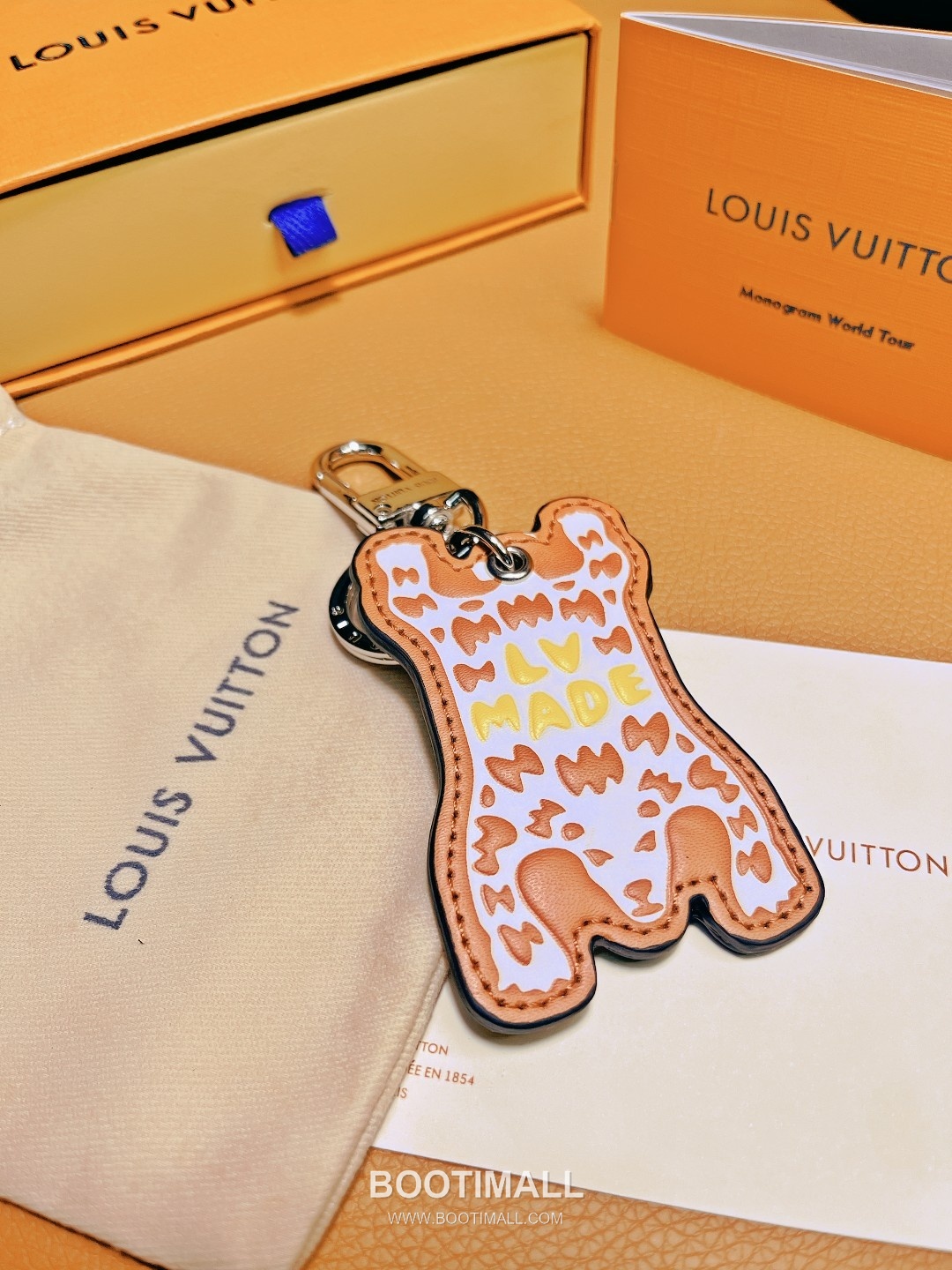 Louis Vuitton Mountain Bear Damier Smooth Calfskin Brown Bag Charm Key Holder 루이비통 마운틴 베어 다미에 스무스 카프스킨 브라운 백참 키홀더 4