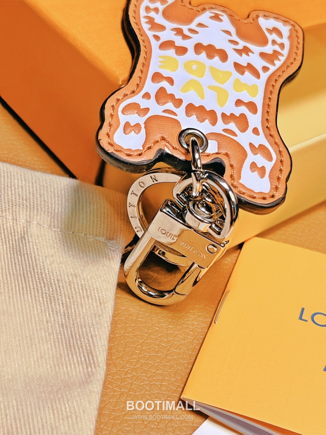 Louis Vuitton Mountain Bear Damier Smooth Calfskin Brown Bag Charm Key Holder 루이비통 마운틴 베어 다미에 스무스 카프스킨 브라운 백참 키홀더 8