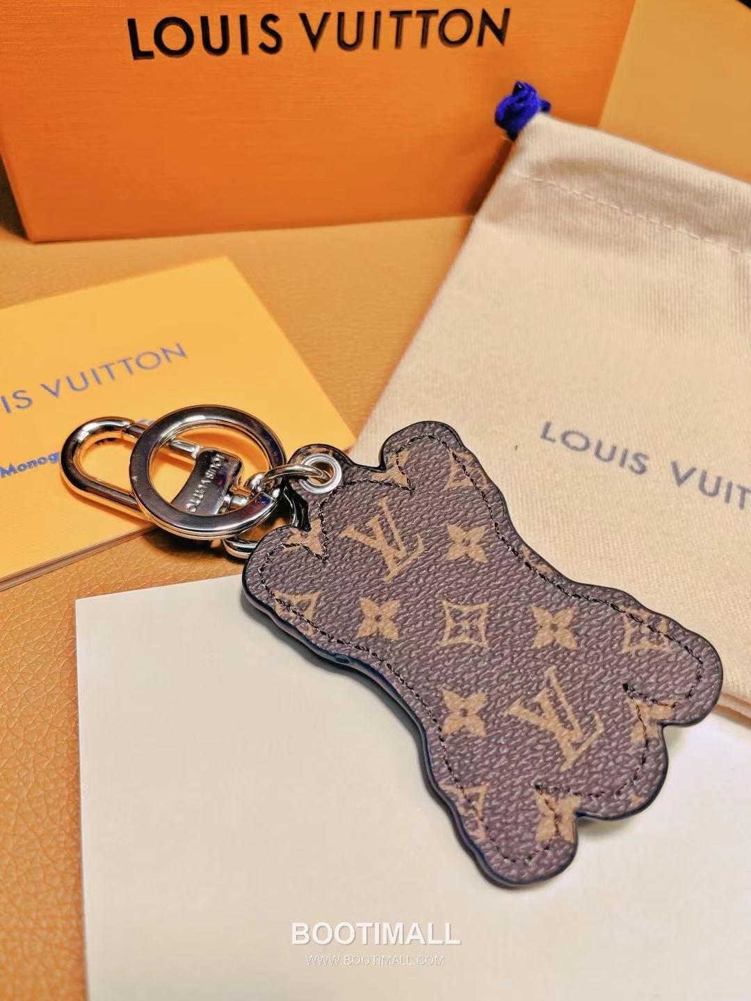 Louis Vuitton LV Made Tiger Monogram Canvas Bag Charm Key Holder 루이비통 LV 메이드 타이거 모노그램 캔버스 백참 키홀더 6