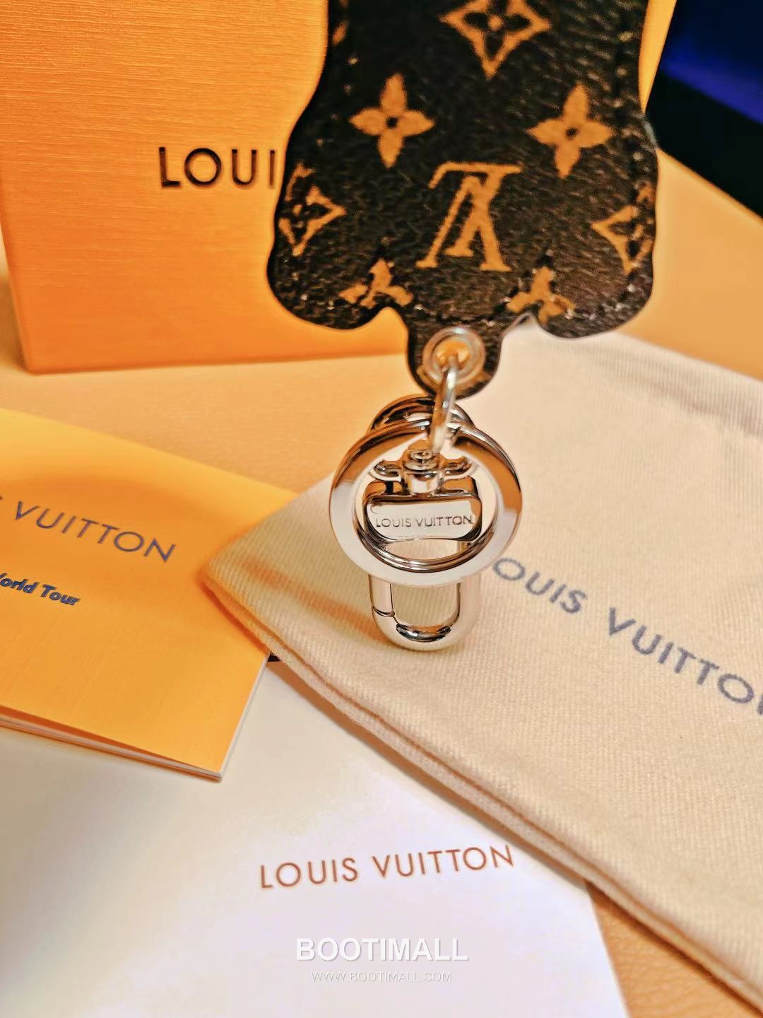 Louis Vuitton LV Made Tiger Monogram Canvas Bag Charm Key Holder 루이비통 LV 메이드 타이거 모노그램 캔버스 백참 키홀더 8