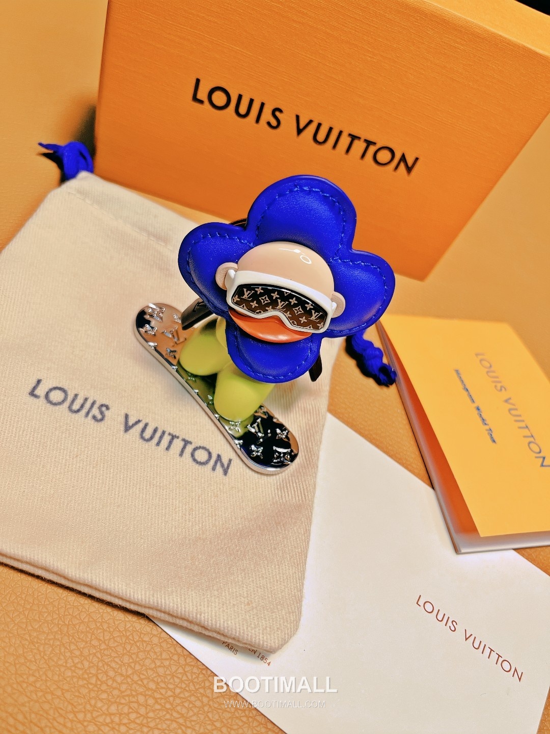 Louis Vuitton Vivienne Ski Mascot Keyring 루이비통 비비안 스키 마스코트 키링 1