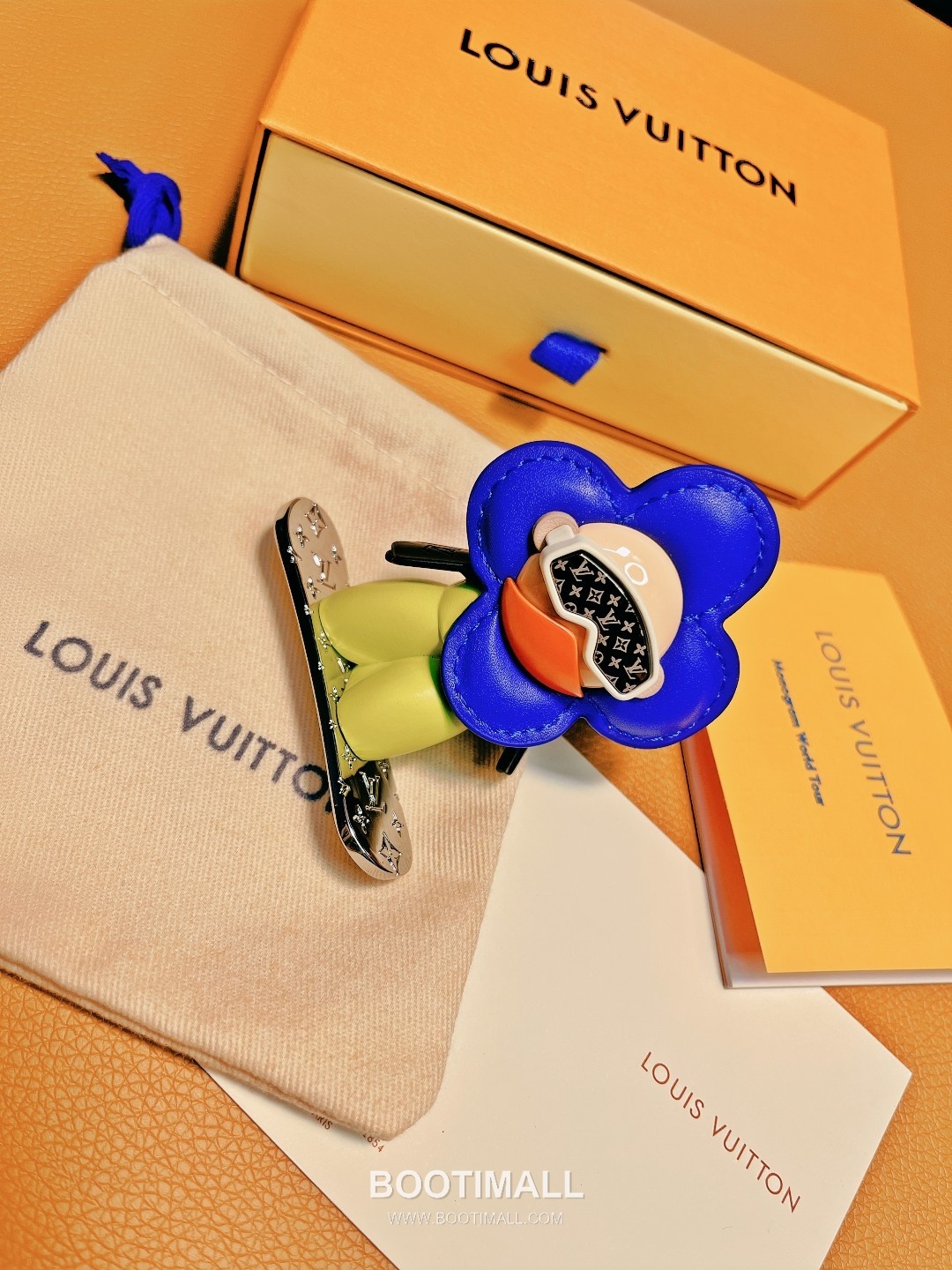 Louis Vuitton Vivienne Ski Mascot Keyring 루이비통 비비안 스키 마스코트 키링 2