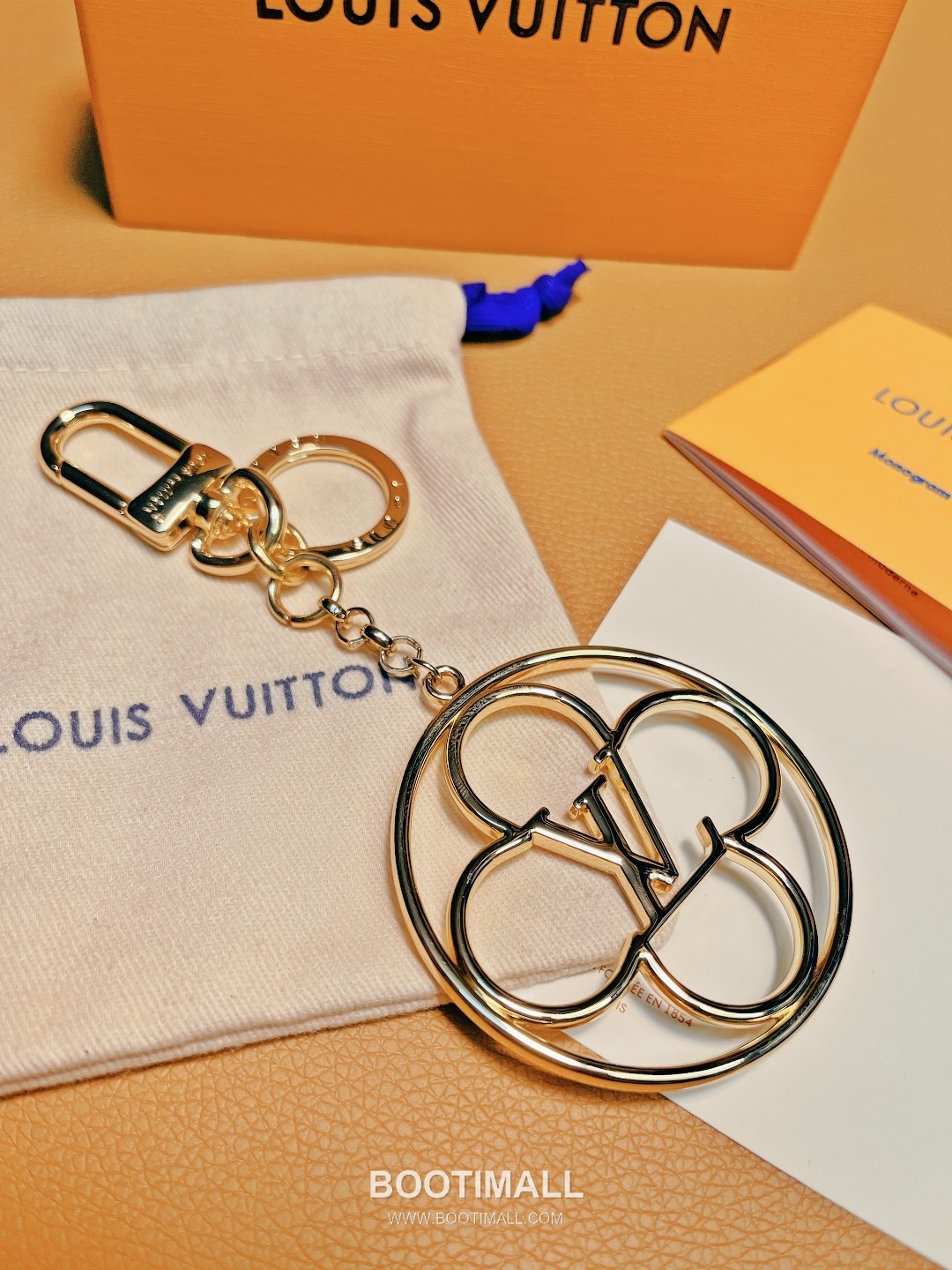 Louis Vuitton Flower Finesse Monogram Initial Stainless Steel Silver Bag Charm Keyring 루이비통 플라워 피네스 모노그램 이니셜 스테인리스 스틸 실버 백참 키링 1