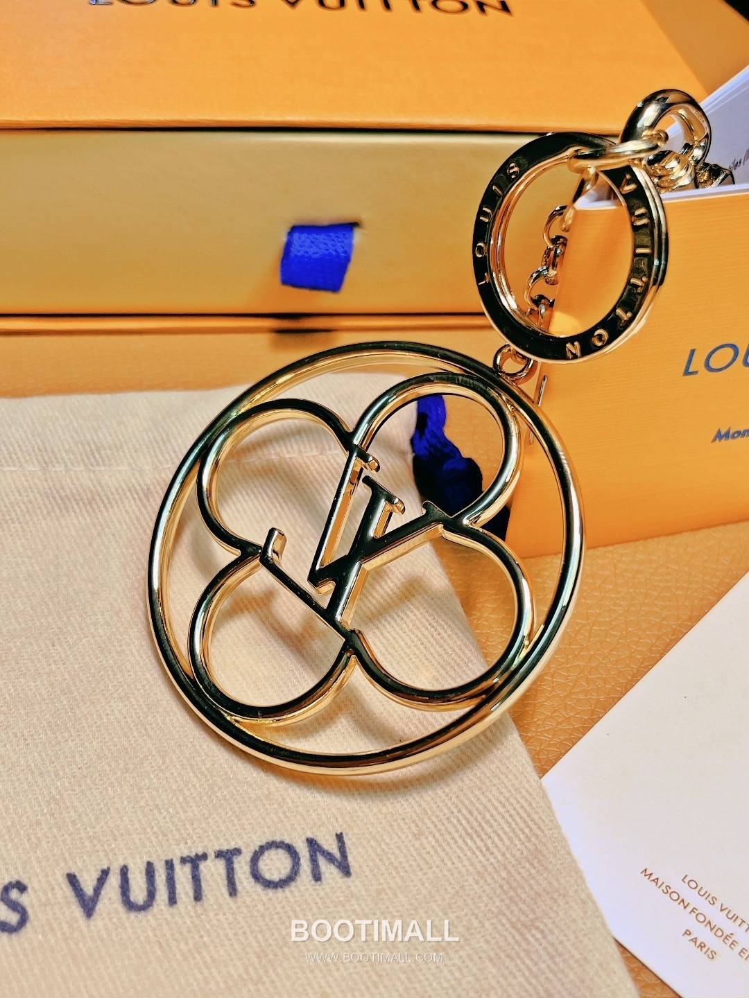 Louis Vuitton Flower Finesse Monogram Initial Stainless Steel Silver Bag Charm Keyring 루이비통 플라워 피네스 모노그램 이니셜 스테인리스 스틸 실버 백참 키링 4
