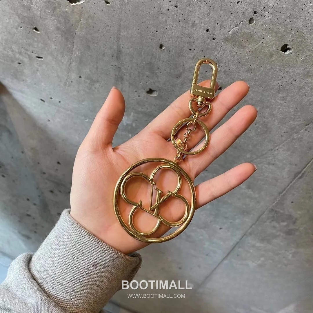 Louis Vuitton Flower Finesse Monogram Initial Stainless Steel Silver Bag Charm Keyring 루이비통 플라워 피네스 모노그램 이니셜 스테인리스 스틸 실버 백참 키링 7