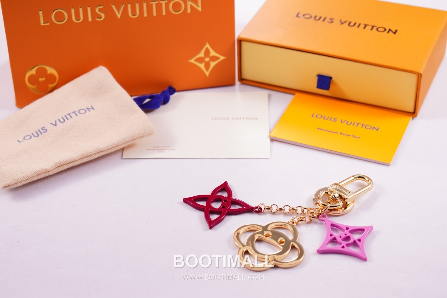 Louis Vuitton Cutout Smiley Monogram Charm Metal Pink Keyring 루이비통 컷아웃 스마일리 모노그램 참 메탈 핑크 키링 1
