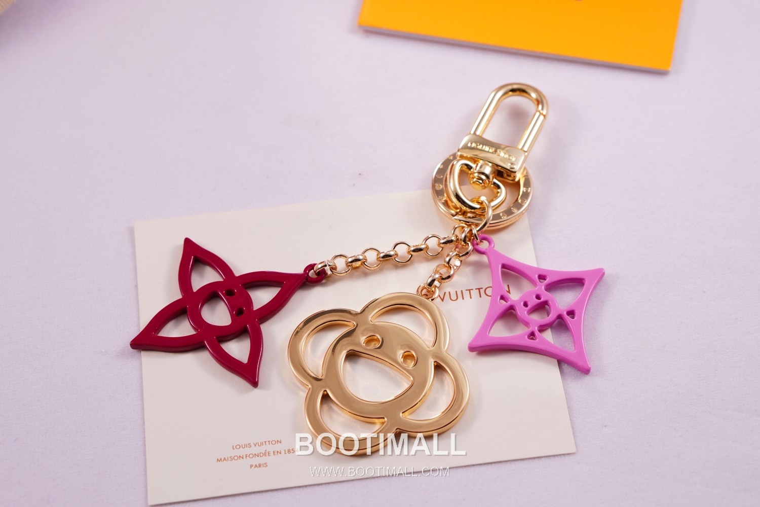 Louis Vuitton Cutout Smiley Monogram Charm Metal Pink Keyring 루이비통 컷아웃 스마일리 모노그램 참 메탈 핑크 키링 2