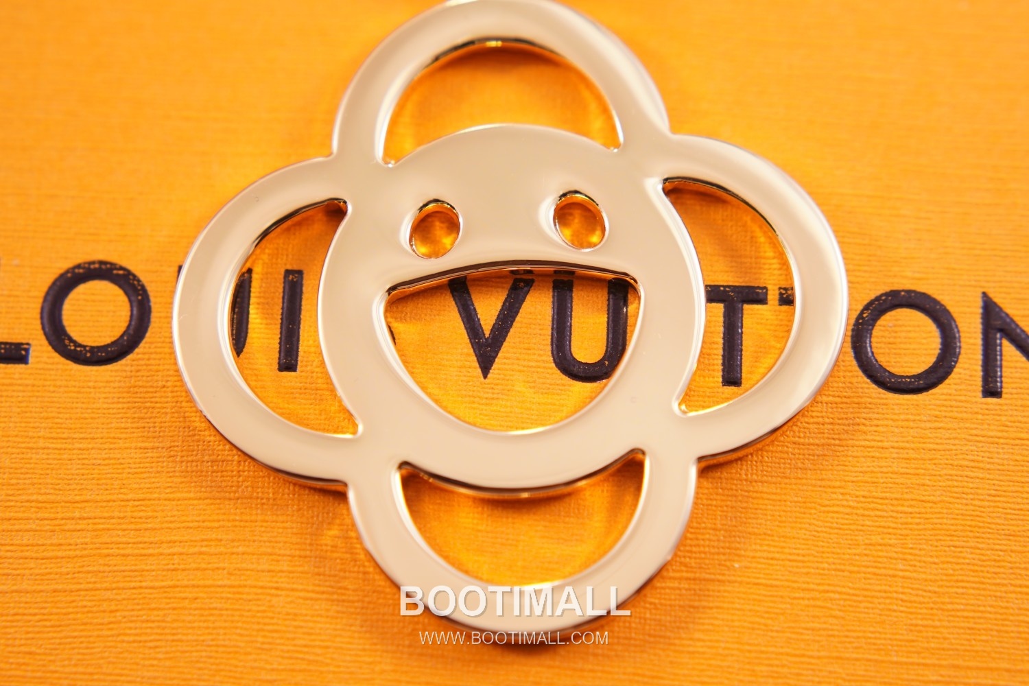 Louis Vuitton Cutout Smiley Monogram Charm Metal Pink Keyring 루이비통 컷아웃 스마일리 모노그램 참 메탈 핑크 키링 4