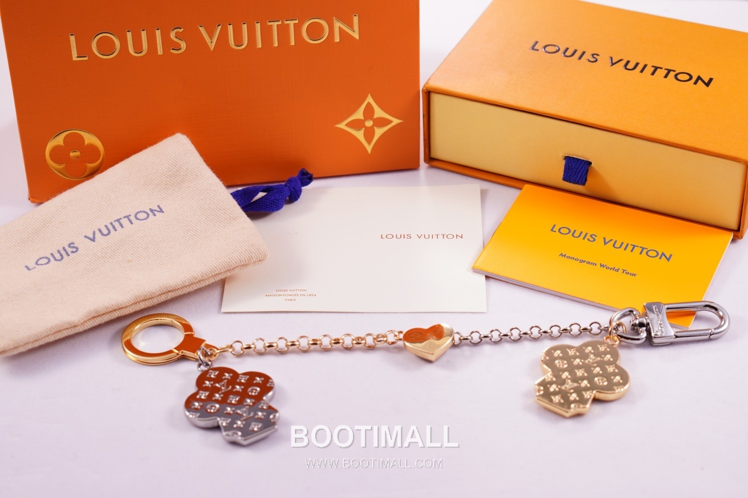 Louis Vuitton Vivienne BFF LV Circle Twinkling Metal Silver Bag Charm Key Holder 루이비통 비비엔 BFF LV 서클 트윙클링 메탈 실버 백참 키홀더 3