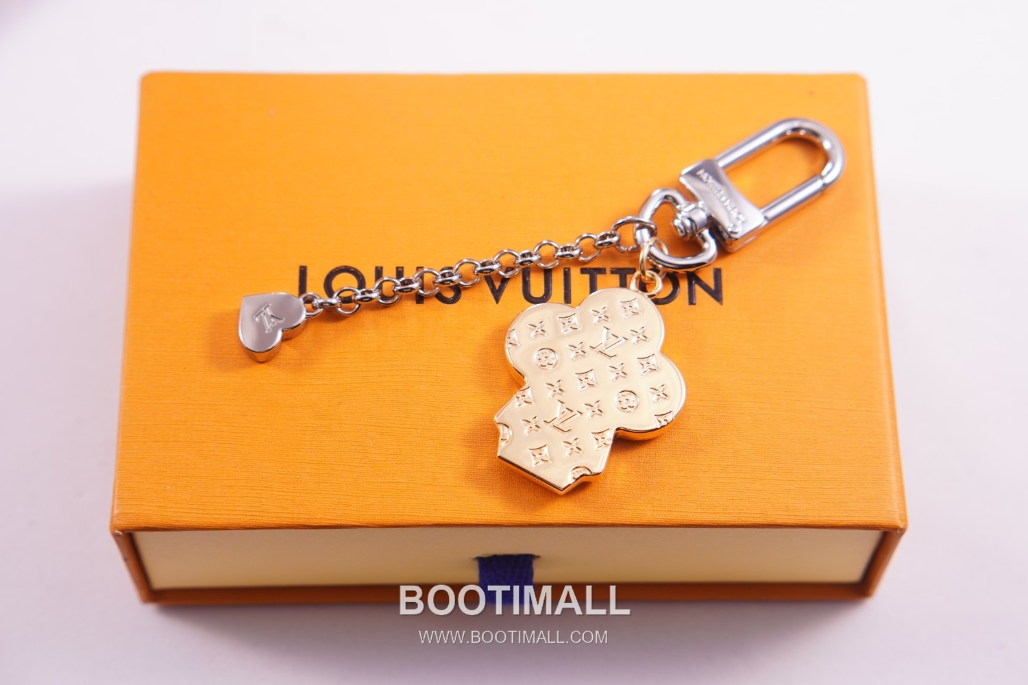 Louis Vuitton Vivienne BFF LV Circle Twinkling Metal Silver Bag Charm Key Holder 루이비통 비비엔 BFF LV 서클 트윙클링 메탈 실버 백참 키홀더 6