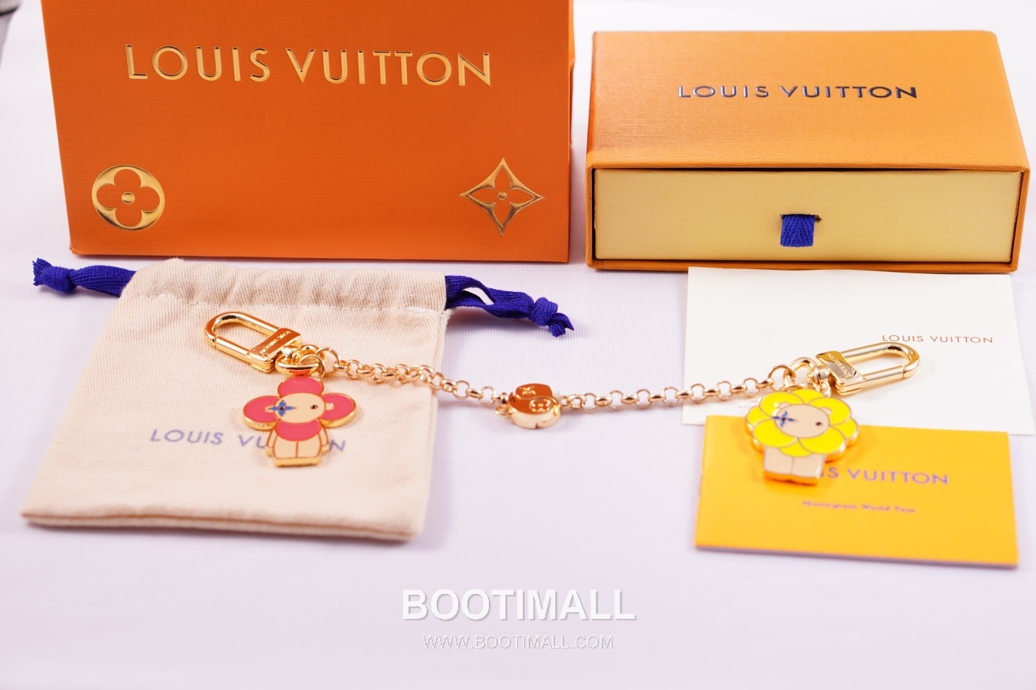 Louis Vuitton Vivienne Petula LV Circle Twinkling Metal Yellow Bag Charm Key Holder 루이비통 비비엔 펫츌라 LV 서클 트윙클링 메탈 옐로우 백참 키홀더 2