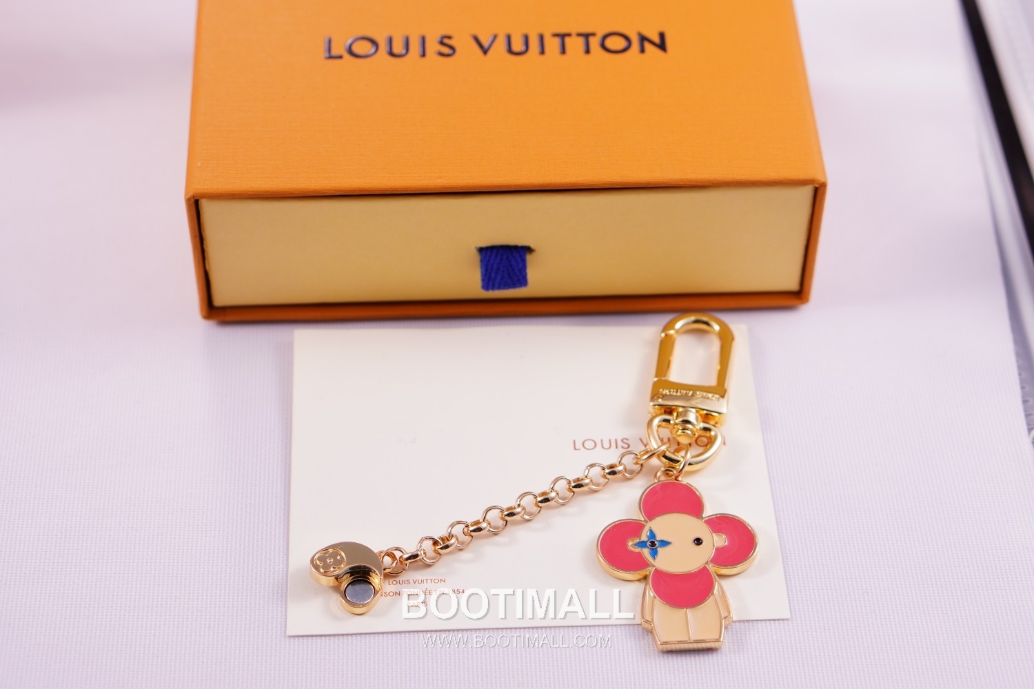 Louis Vuitton Vivienne Petula LV Circle Twinkling Metal Yellow Bag Charm Key Holder 루이비통 비비엔 펫츌라 LV 서클 트윙클링 메탈 옐로우 백참 키홀더 3