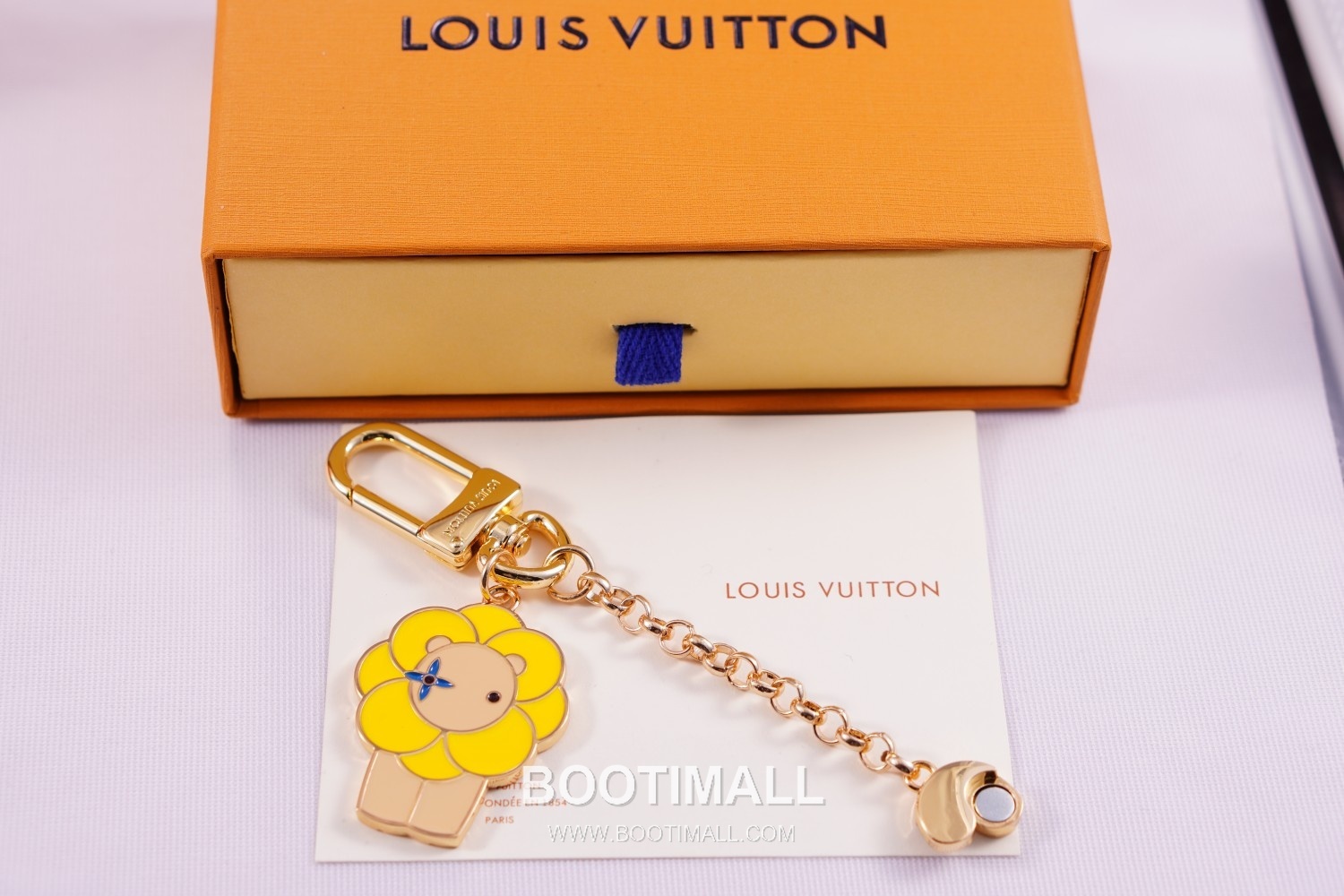 Louis Vuitton Vivienne Petula LV Circle Twinkling Metal Yellow Bag Charm Key Holder 루이비통 비비엔 펫츌라 LV 서클 트윙클링 메탈 옐로우 백참 키홀더 4