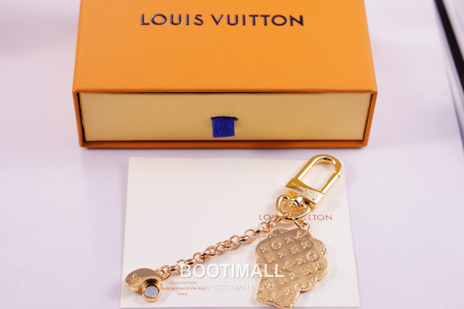 Louis Vuitton Vivienne Petula LV Circle Twinkling Metal Yellow Bag Charm Key Holder 루이비통 비비엔 펫츌라 LV 서클 트윙클링 메탈 옐로우 백참 키홀더 5