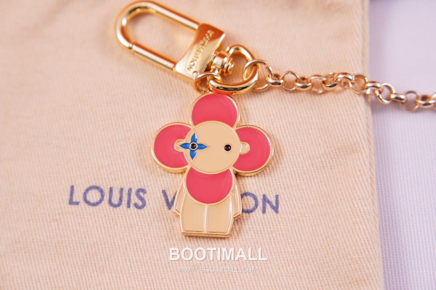 Louis Vuitton Vivienne Petula LV Circle Twinkling Metal Yellow Bag Charm Key Holder 루이비통 비비엔 펫츌라 LV 서클 트윙클링 메탈 옐로우 백참 키홀더 8