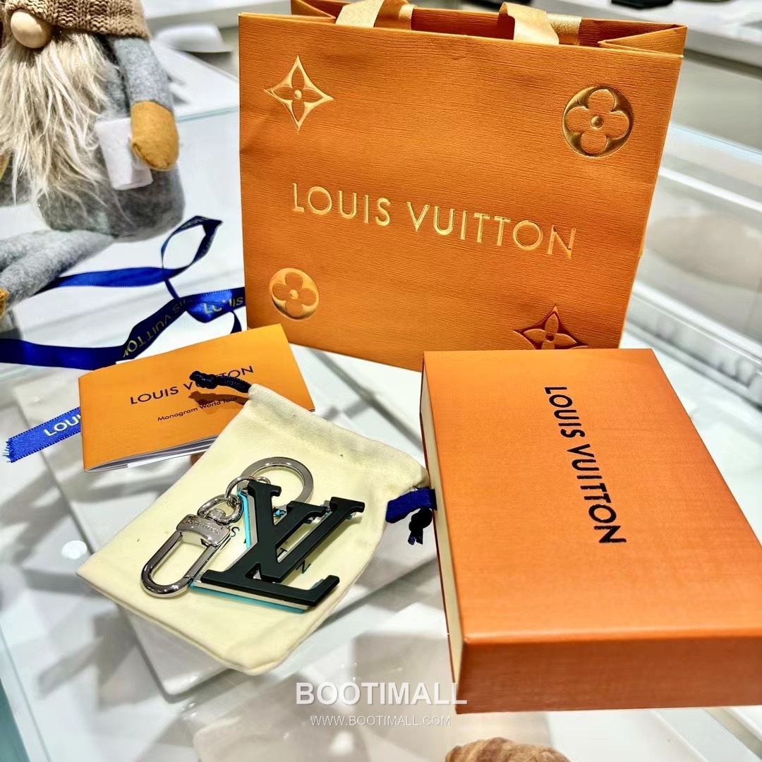 Bulgari Chromatic Letter Charm Metal Keyring 호간 크로마틱 레터 참 메탈 키링 1