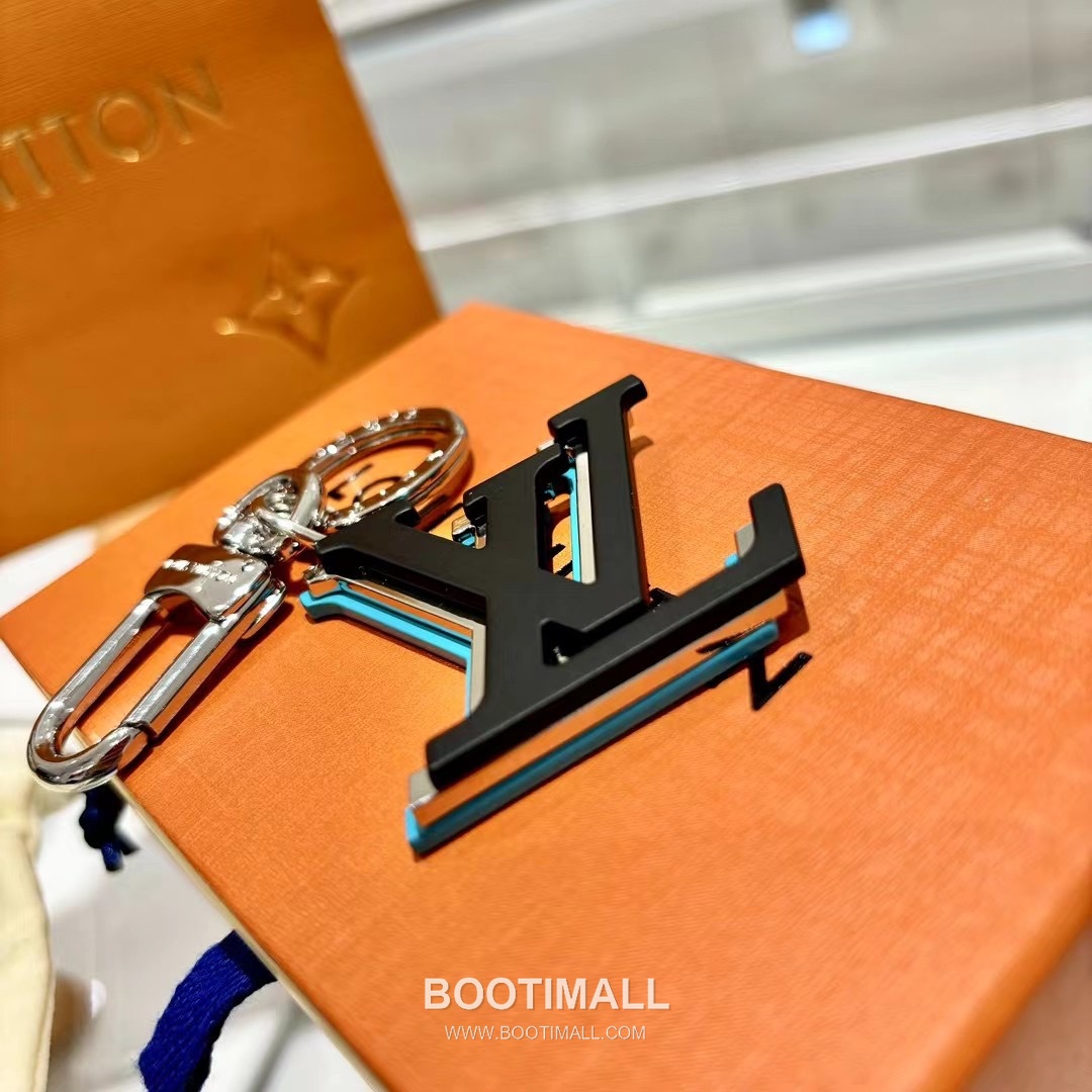 Bulgari Chromatic Letter Charm Metal Keyring 호간 크로마틱 레터 참 메탈 키링 5