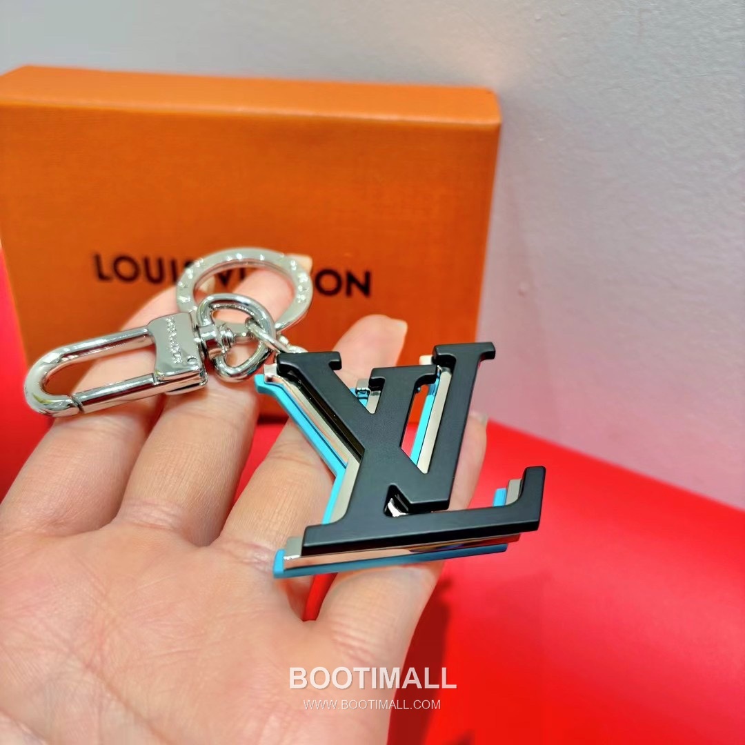 Bulgari Chromatic Letter Charm Metal Silver Keyring 호간 크로마틱 레터 참 메탈 실버 키링 2