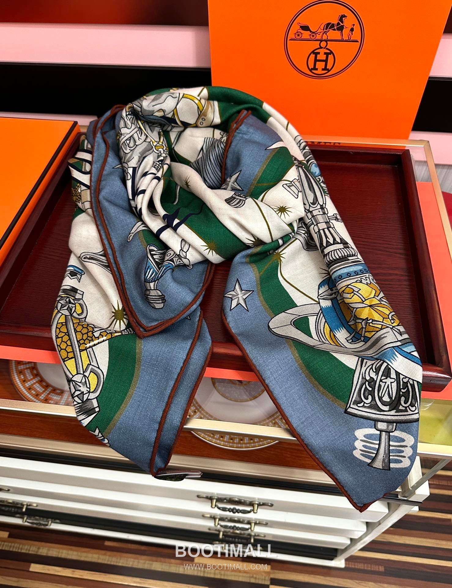 Hermes Starry Chorus Square Silk, Velvet Scarf 에르메스 스타리 코러스 스퀘어 실크, 벨벳 스카프 140CM 3